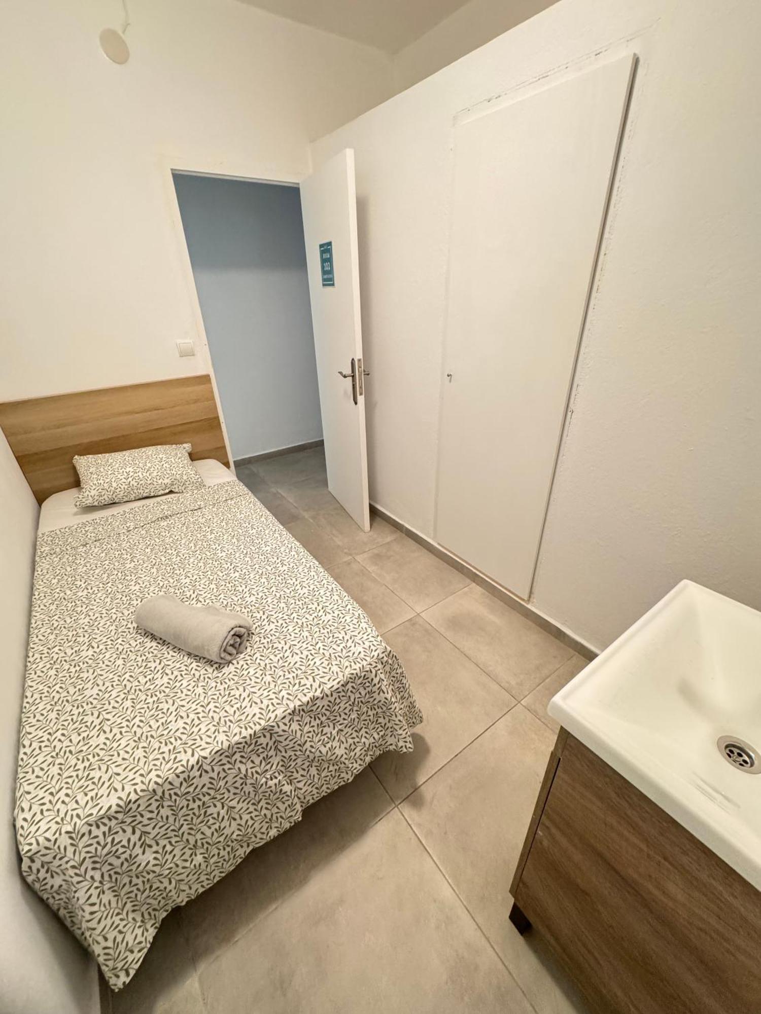 Hotel Hostal Cisne à Sant Antoni de Portmany Extérieur photo
