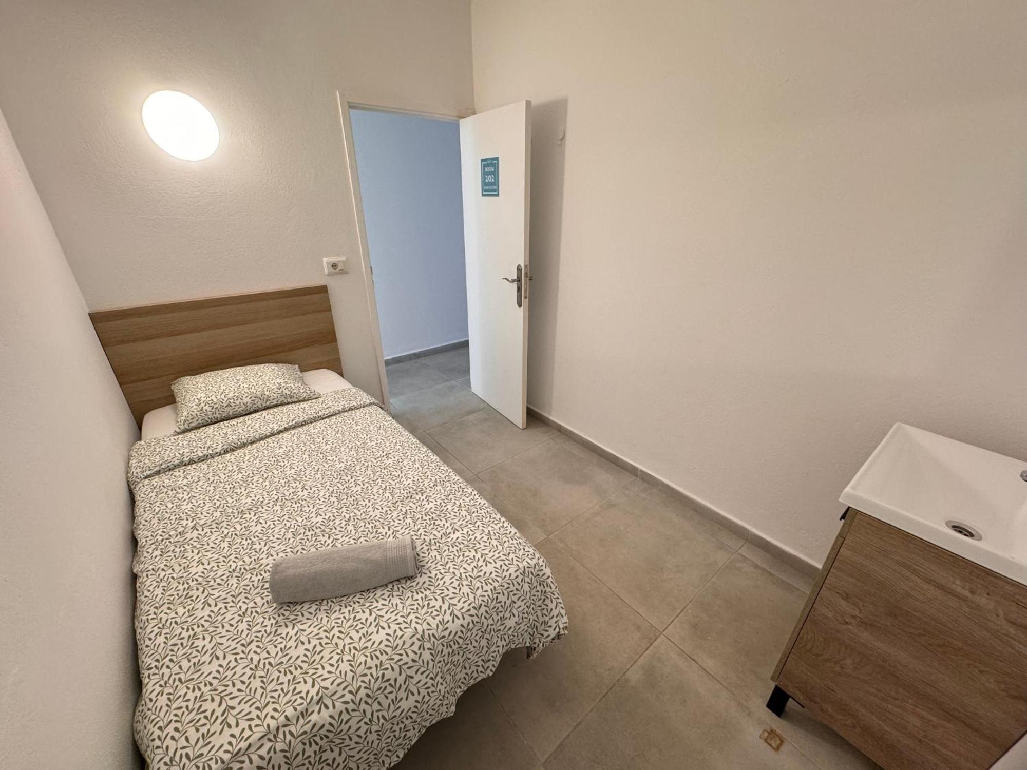 Hotel Hostal Cisne à Sant Antoni de Portmany Extérieur photo