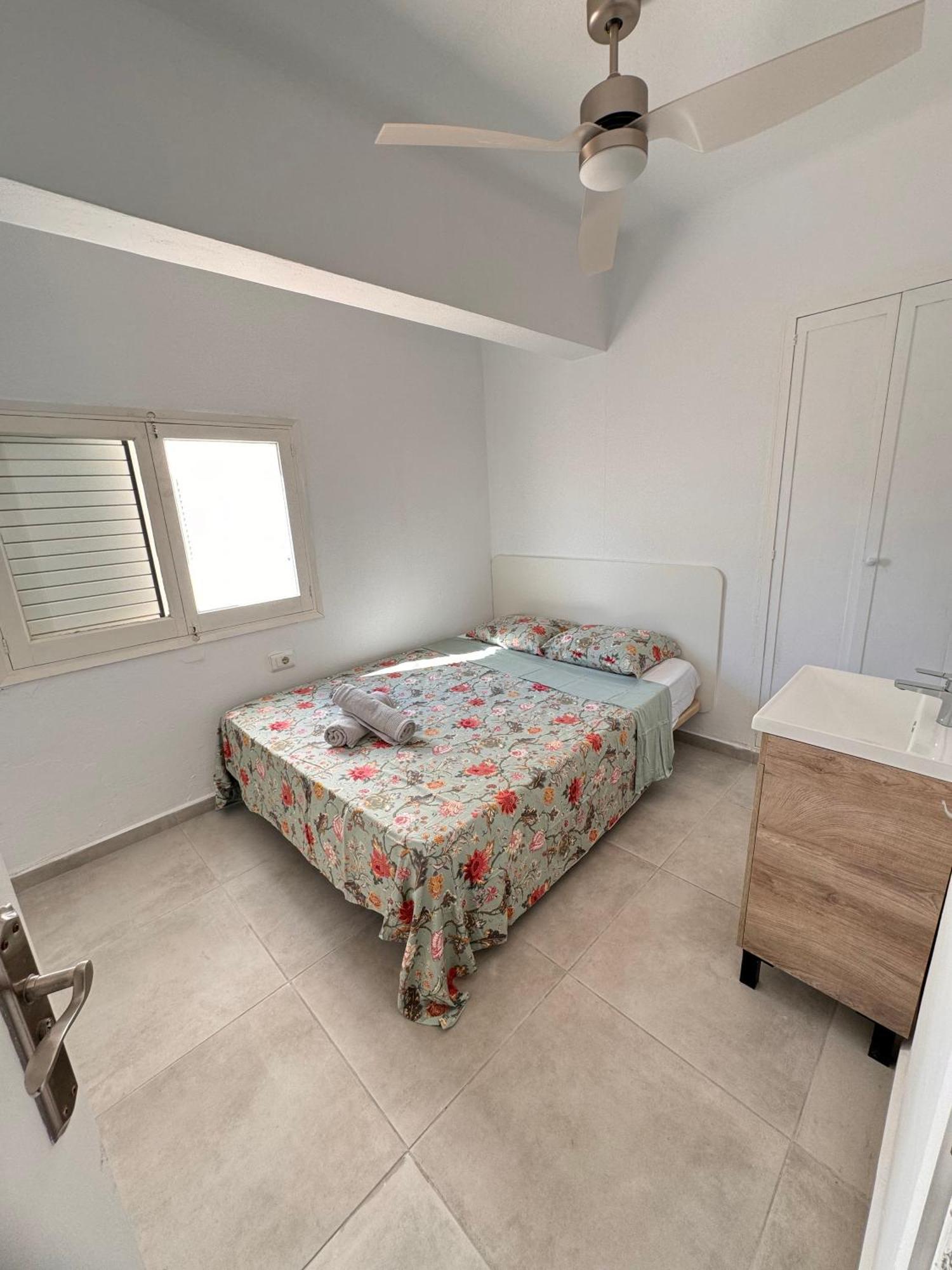 Hotel Hostal Cisne à Sant Antoni de Portmany Extérieur photo