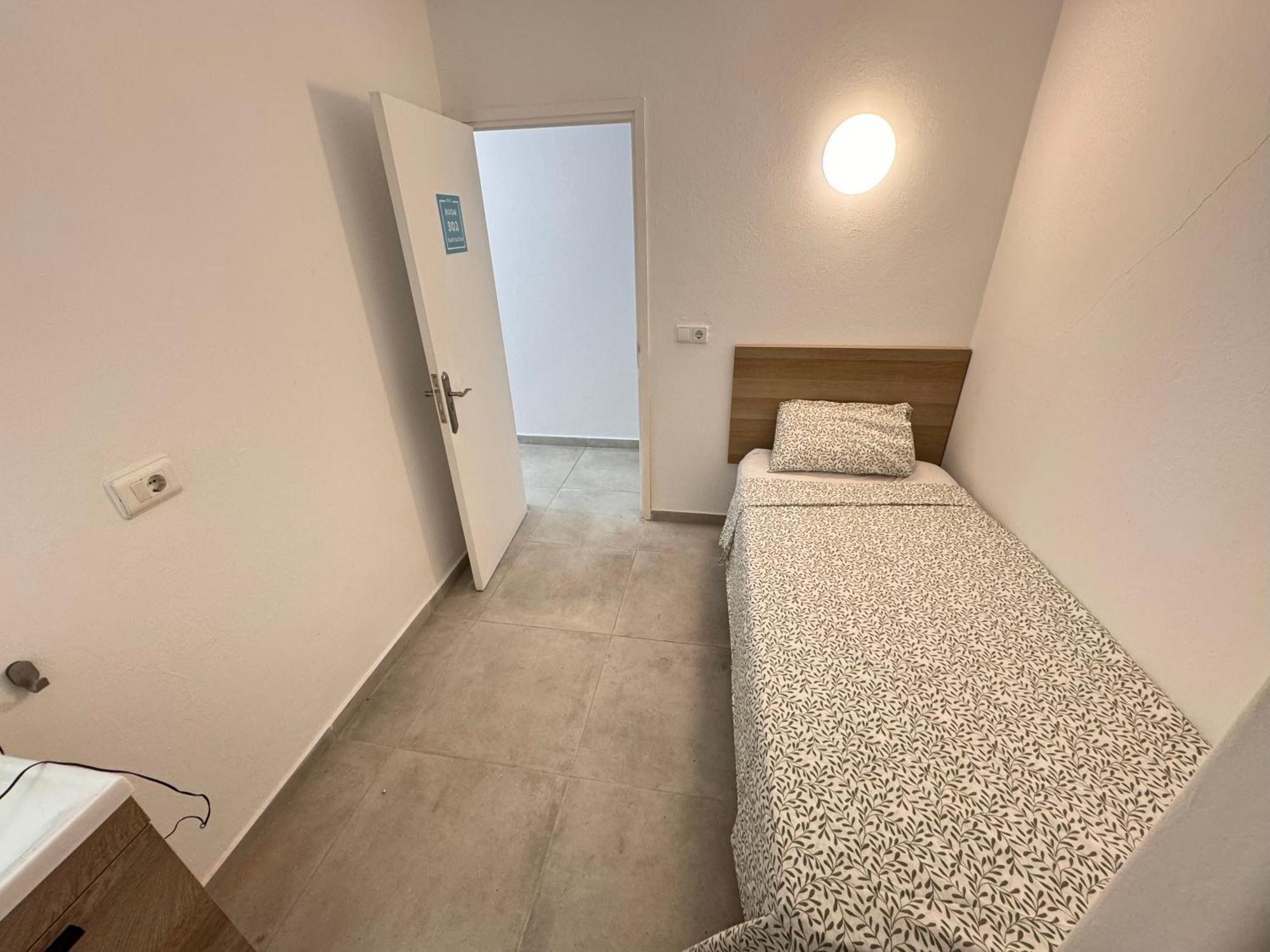 Hotel Hostal Cisne à Sant Antoni de Portmany Extérieur photo
